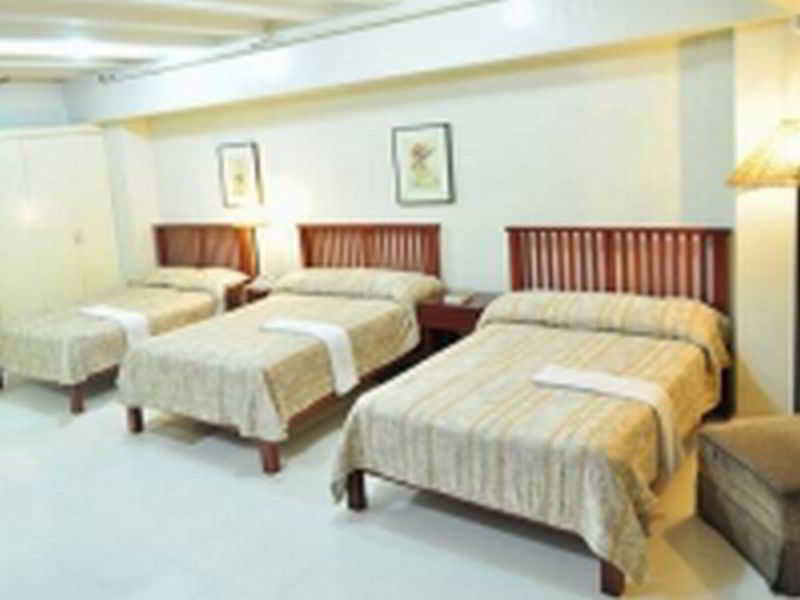Oyo 103 Artina Suites Hotel Makati City Exterior photo