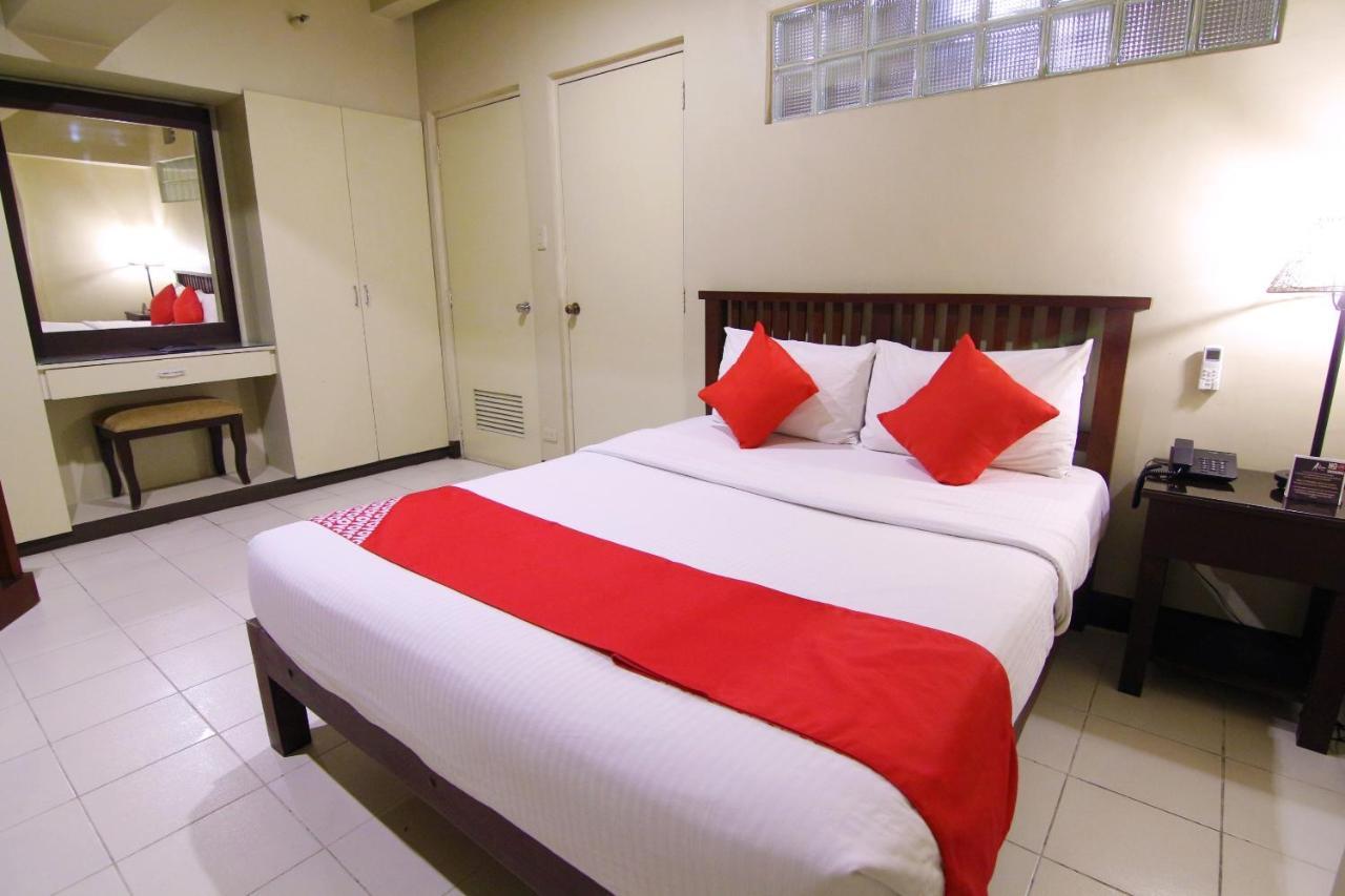 Oyo 103 Artina Suites Hotel Makati City Exterior photo