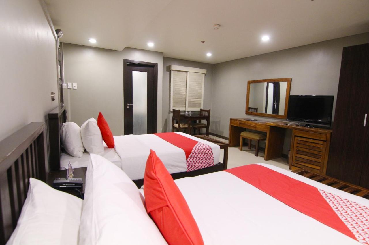Oyo 103 Artina Suites Hotel Makati City Exterior photo