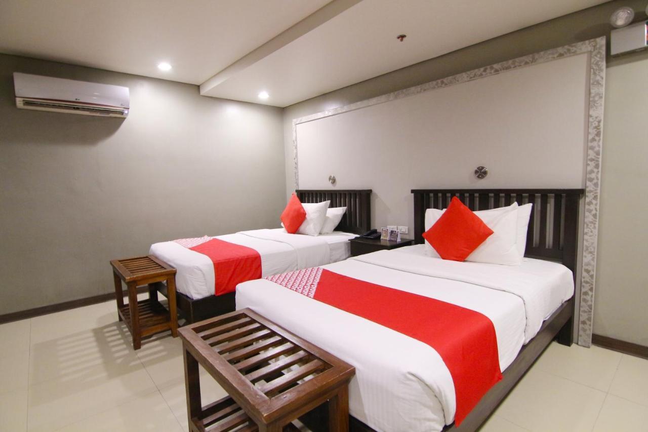 Oyo 103 Artina Suites Hotel Makati City Exterior photo