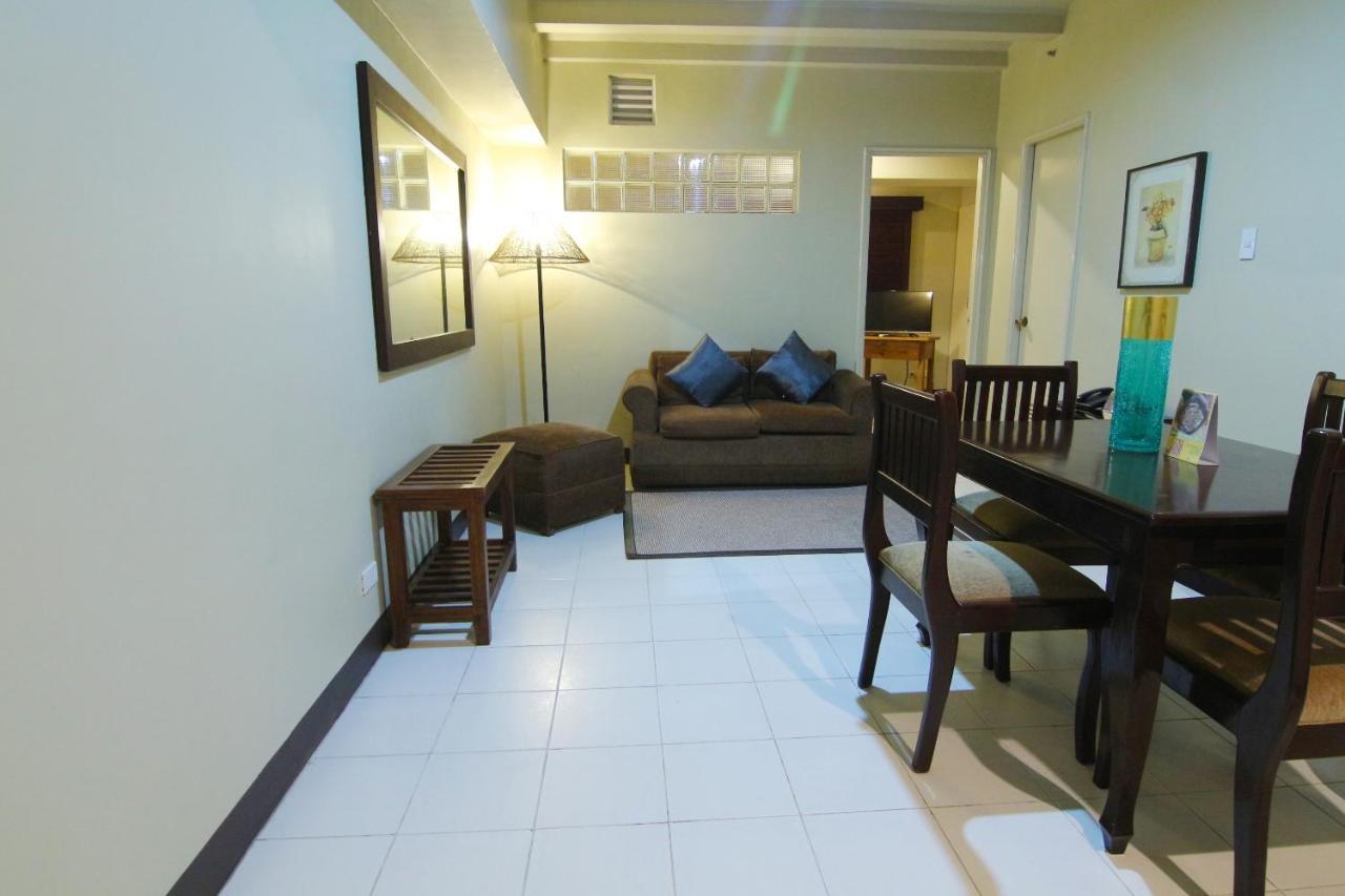 Oyo 103 Artina Suites Hotel Makati City Exterior photo