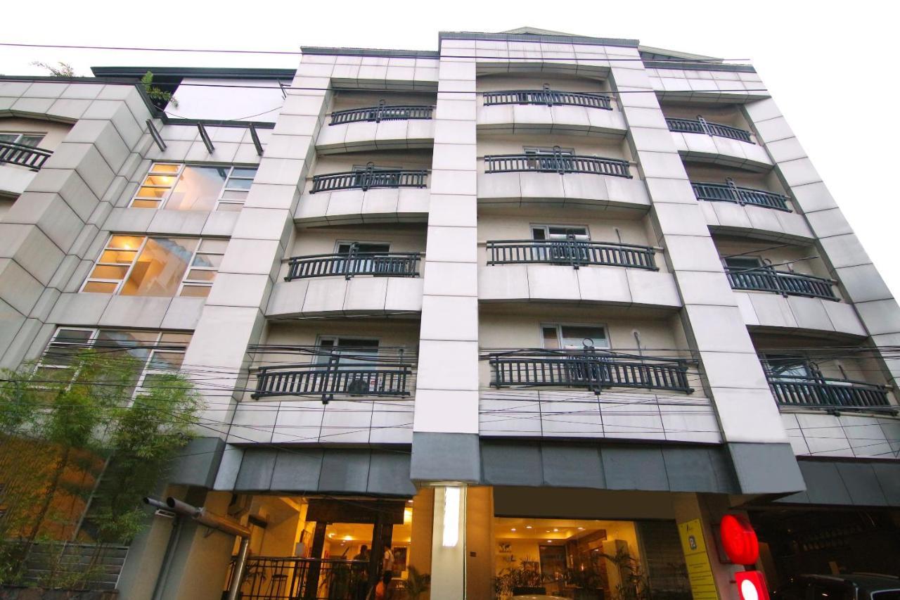 Oyo 103 Artina Suites Hotel Makati City Exterior photo