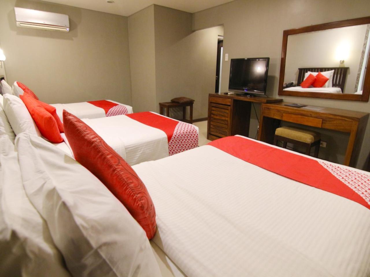 Oyo 103 Artina Suites Hotel Makati City Exterior photo
