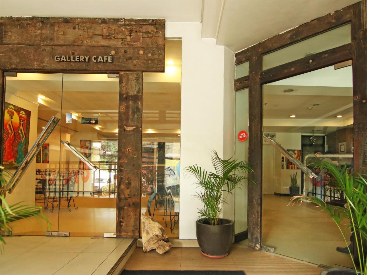 Oyo 103 Artina Suites Hotel Makati City Exterior photo