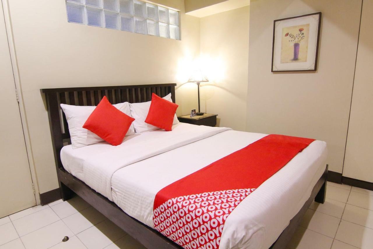 Oyo 103 Artina Suites Hotel Makati City Exterior photo