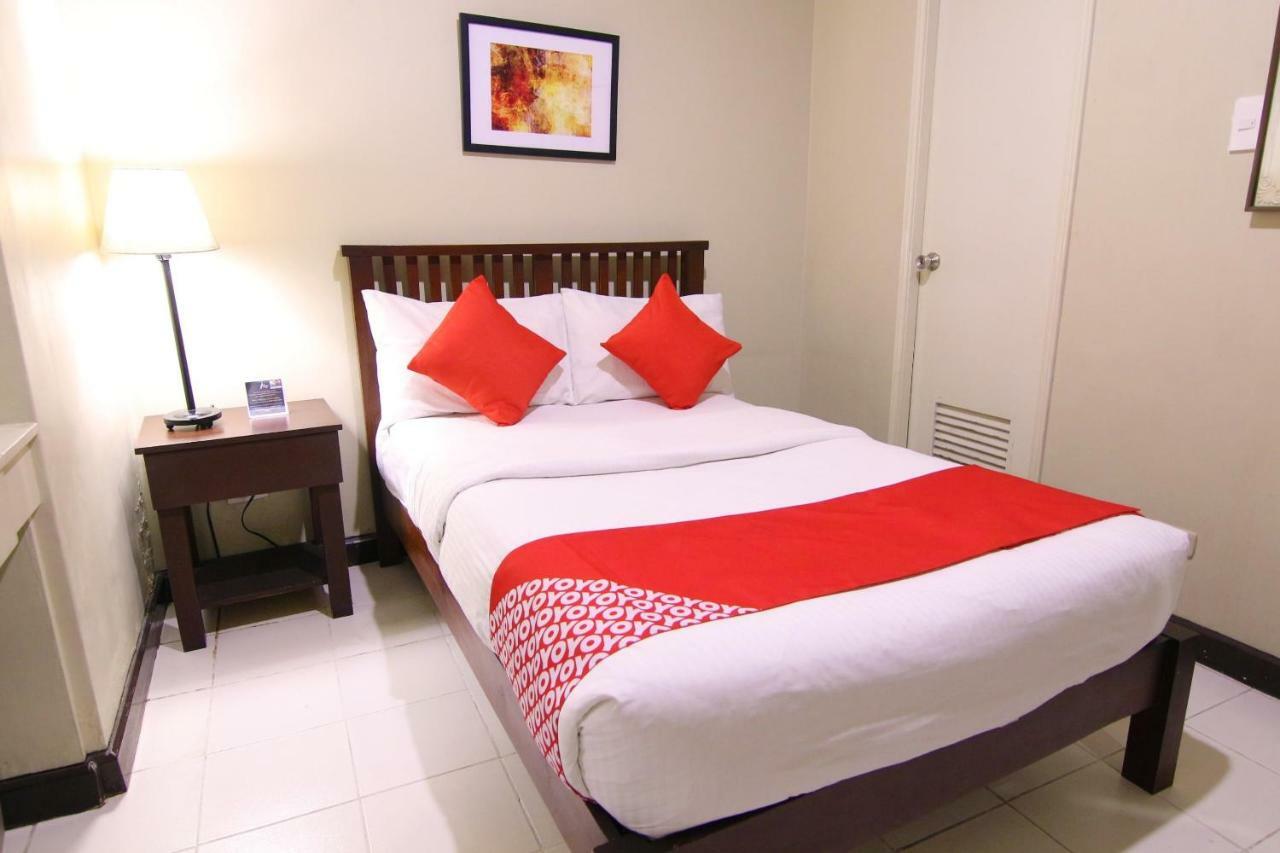 Oyo 103 Artina Suites Hotel Makati City Exterior photo