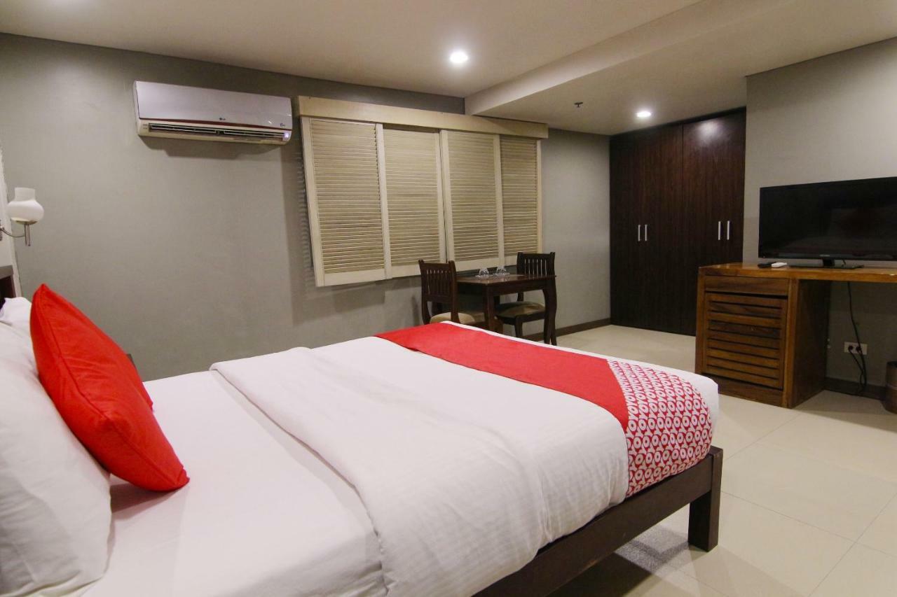 Oyo 103 Artina Suites Hotel Makati City Exterior photo
