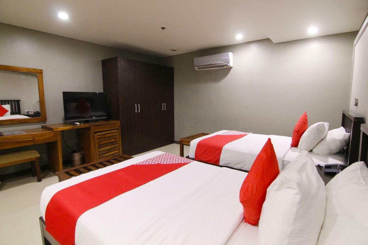 Oyo 103 Artina Suites Hotel Makati City Exterior photo