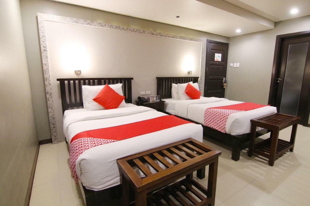 Oyo 103 Artina Suites Hotel Makati City Exterior photo