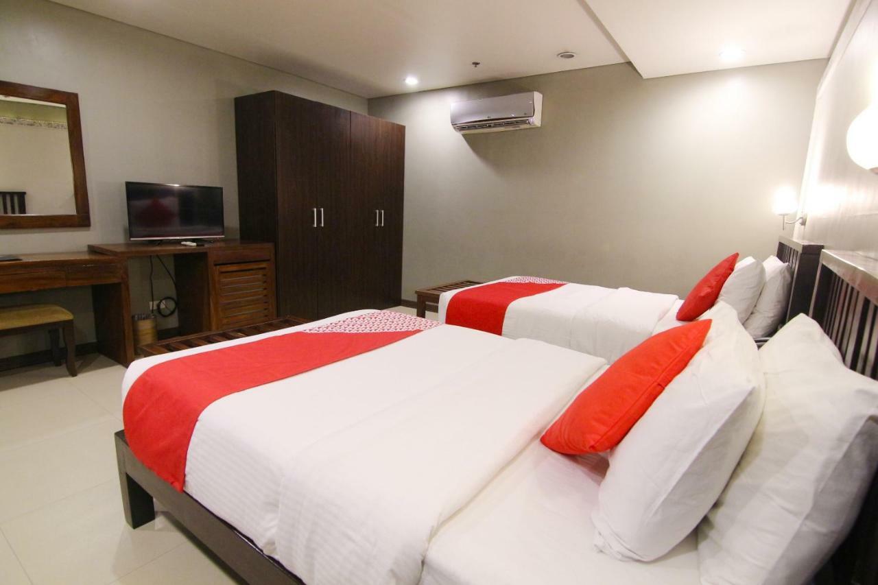Oyo 103 Artina Suites Hotel Makati City Exterior photo