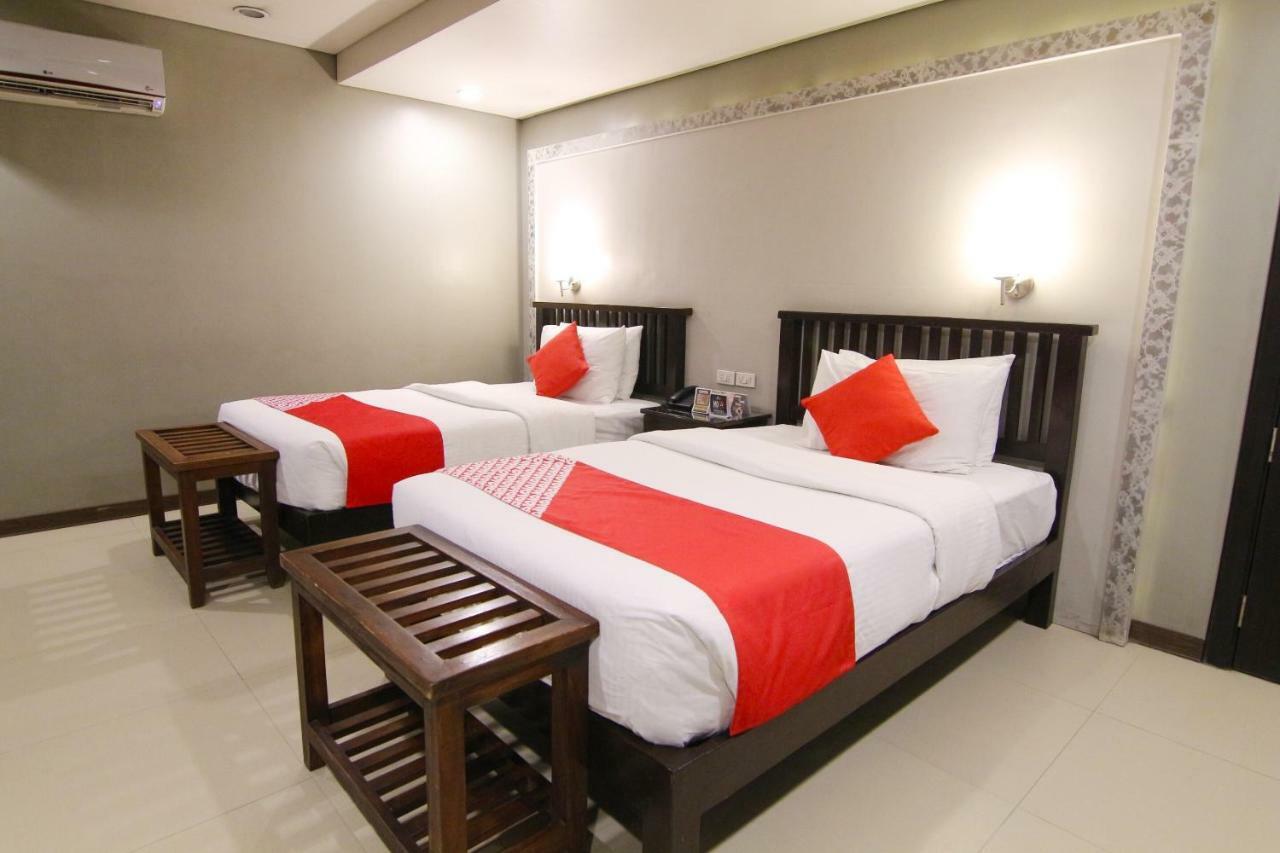 Oyo 103 Artina Suites Hotel Makati City Exterior photo
