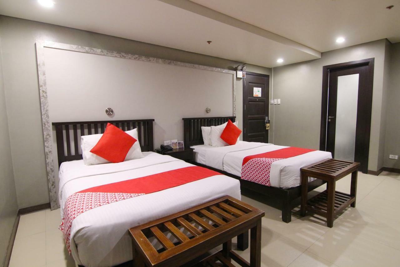 Oyo 103 Artina Suites Hotel Makati City Exterior photo