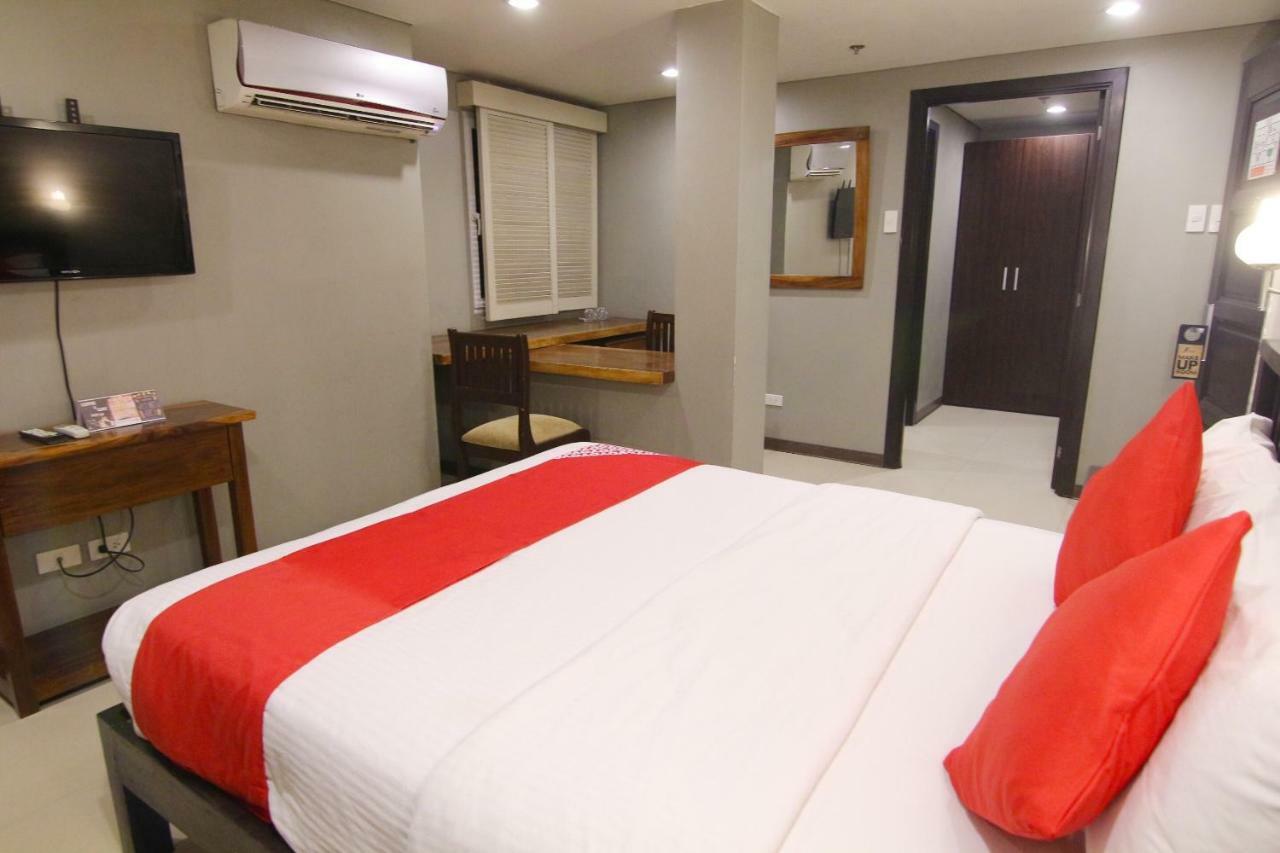 Oyo 103 Artina Suites Hotel Makati City Exterior photo