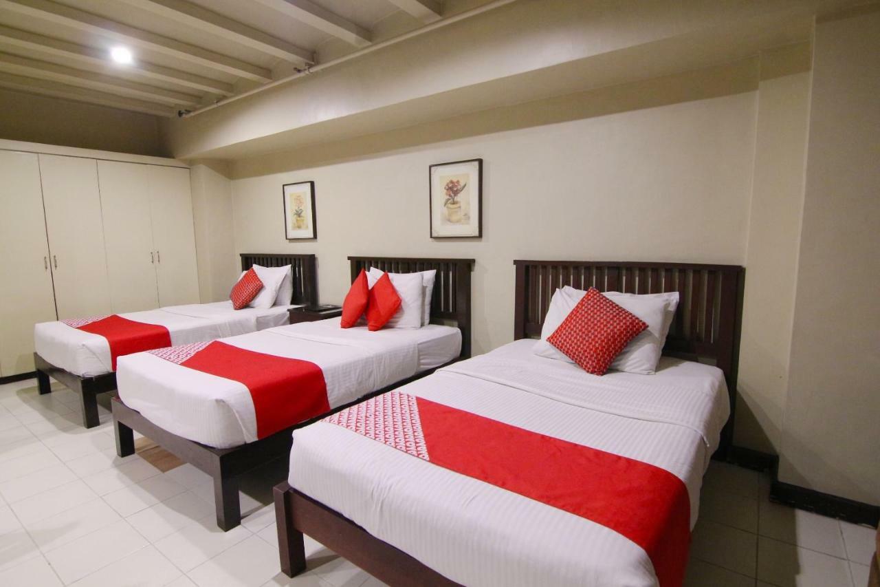 Oyo 103 Artina Suites Hotel Makati City Exterior photo