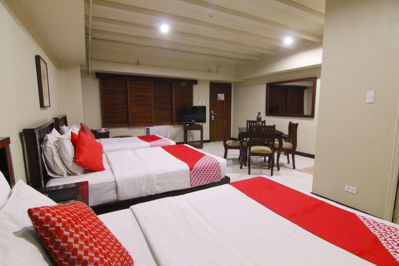 Oyo 103 Artina Suites Hotel Makati City Exterior photo